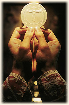eucharist_hand